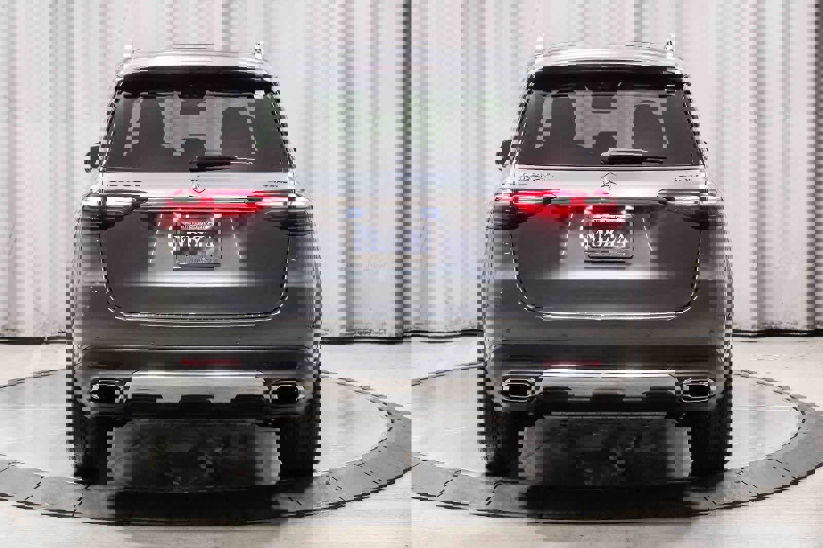 Used 2025 Mercedes-Benz GLE 450e 4MATIC image 3