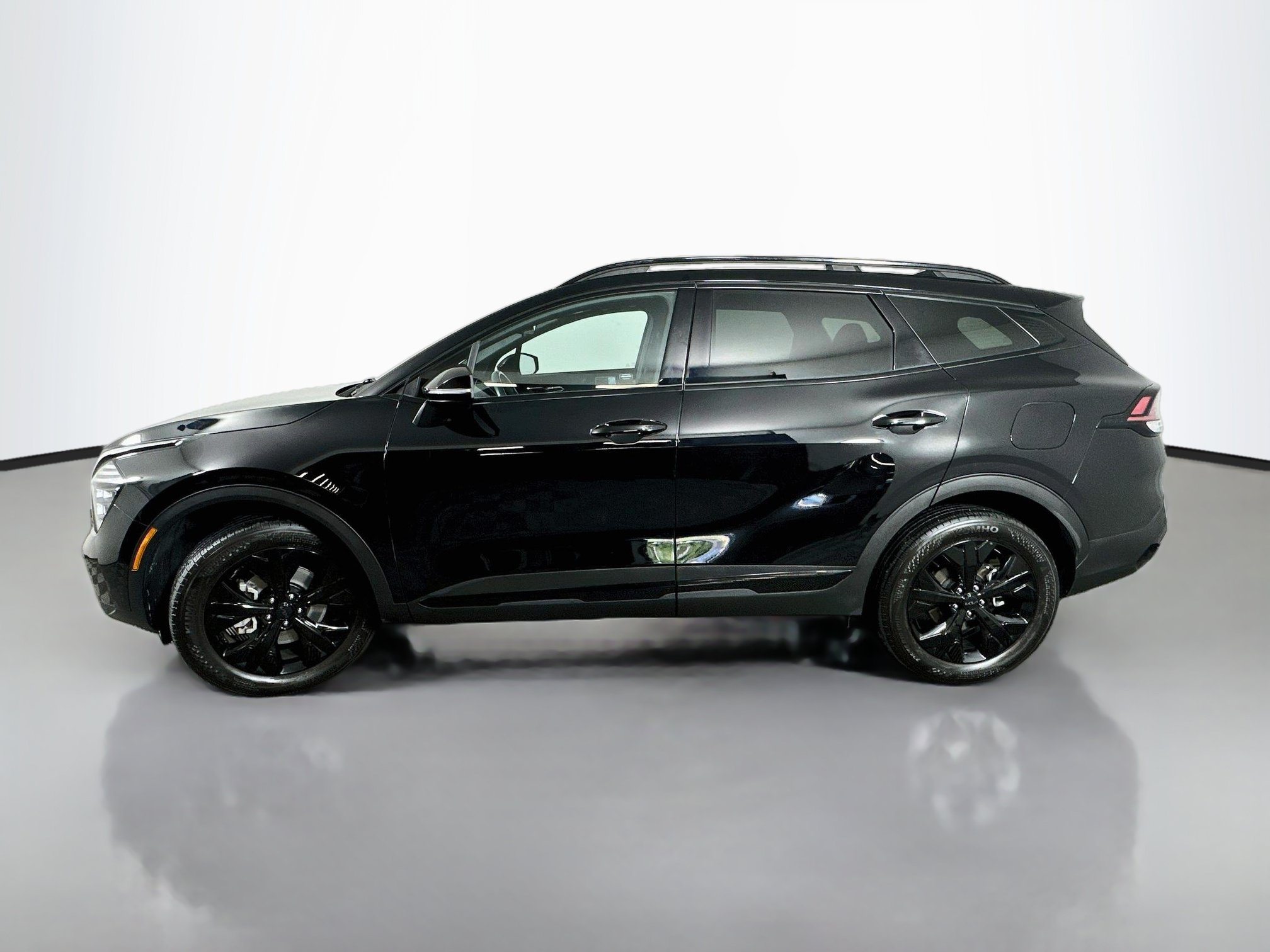 Certified 2025 Kia Sportage X-Line w/ Premium Package AWD/4WD image 4