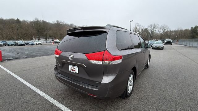 Used 2011 Toyota Sienna LE w/ Towing Pkg image 6