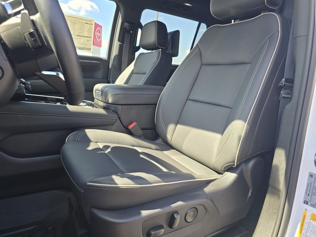 New 2026 Chevrolet Suburban Premier AWD/4WD image 14