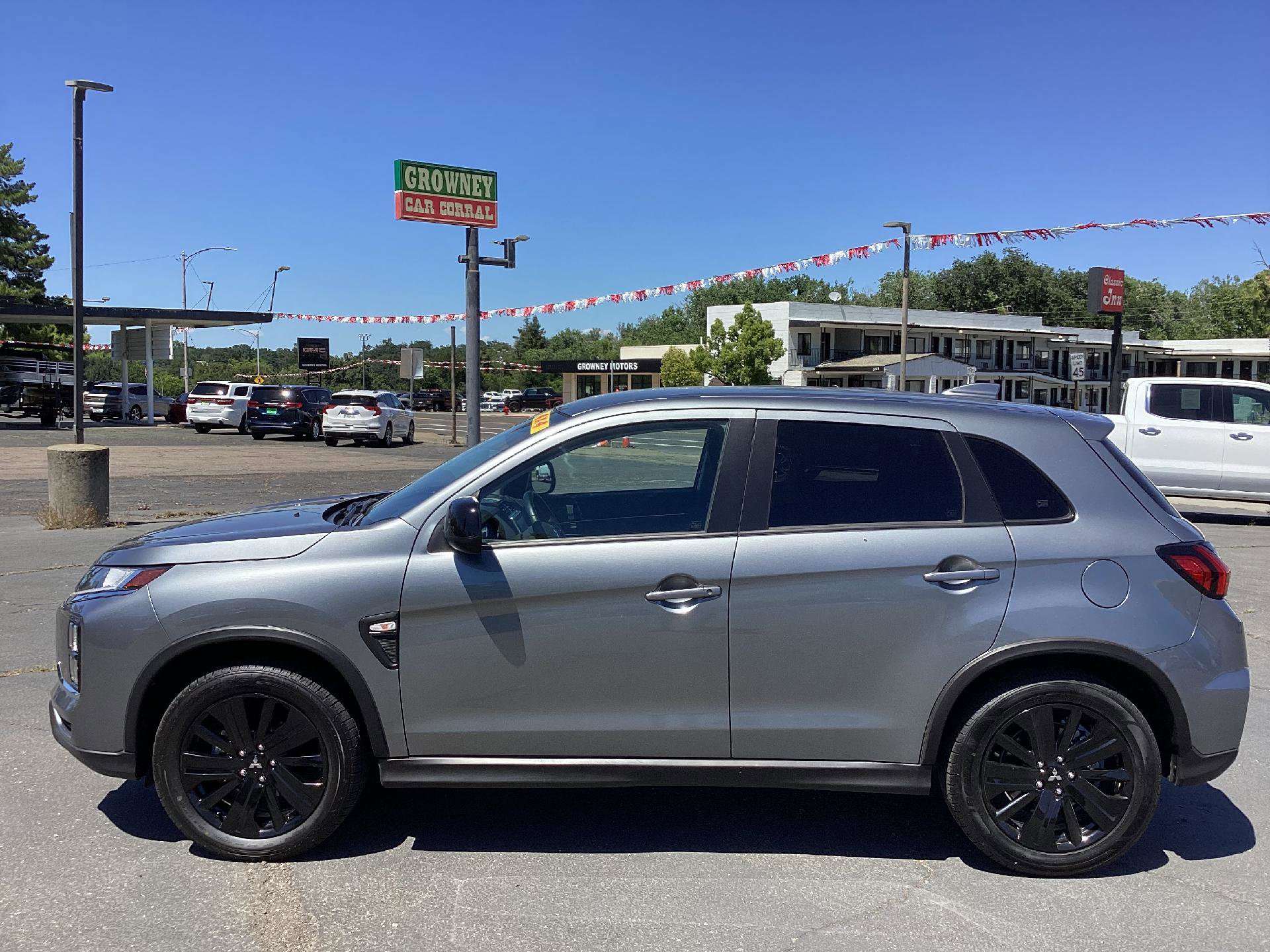Used 2025 Mitsubishi Outlander Sport AWD image 6