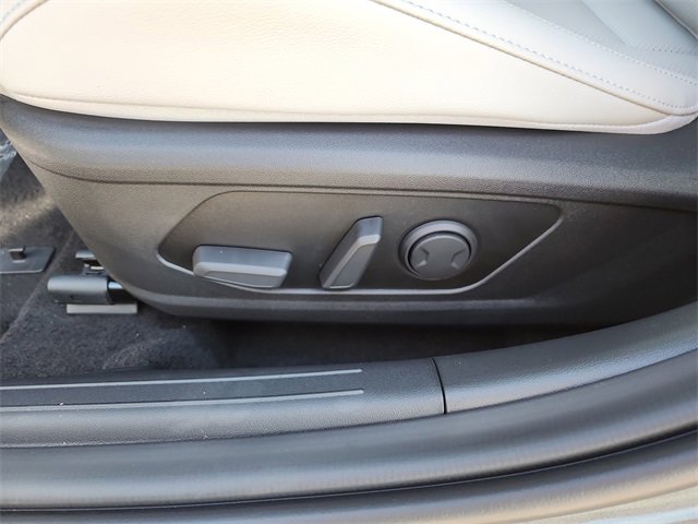 New 2025 Hyundai Elantra Limited image 15