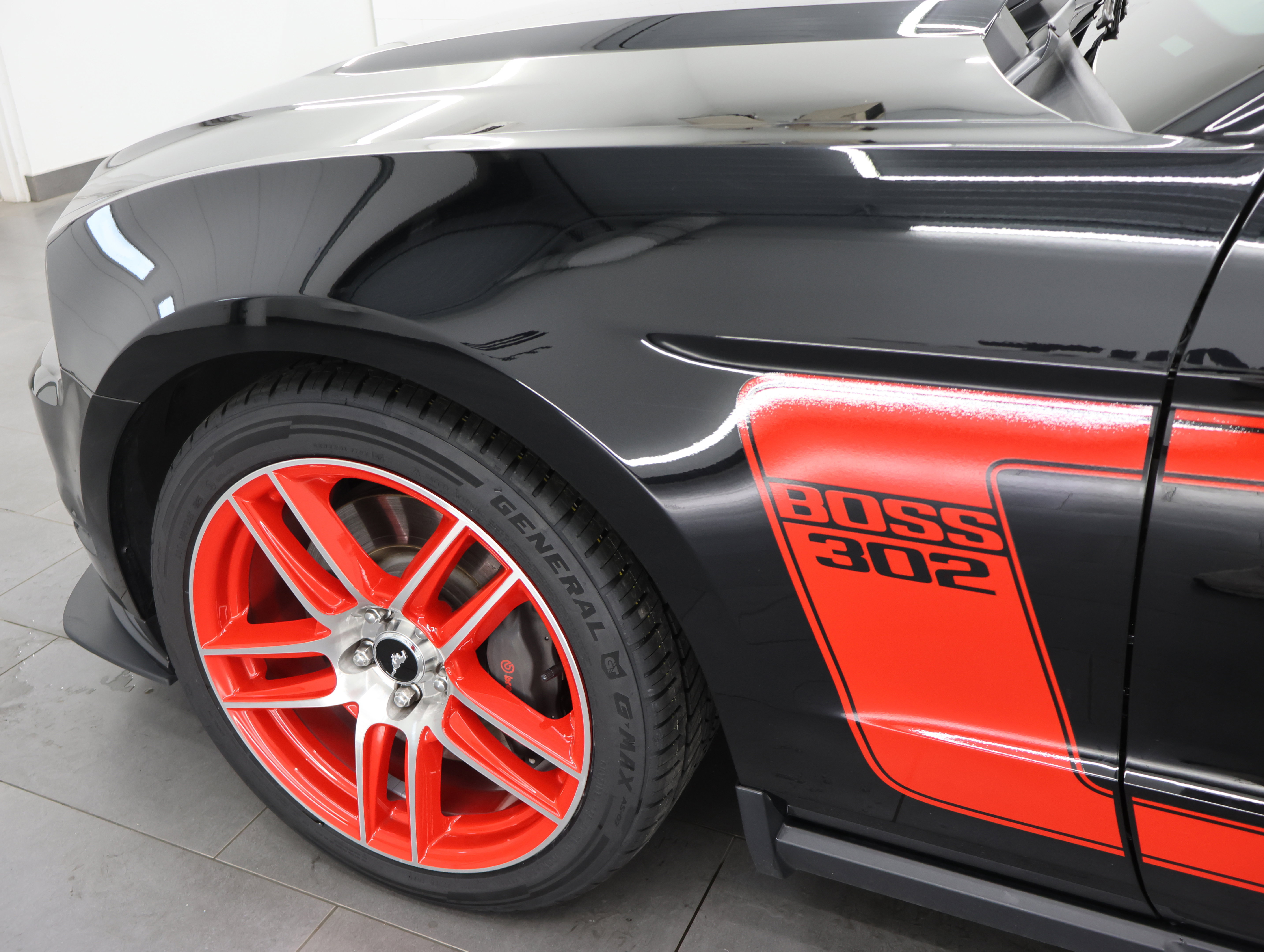 Used 2012 Ford Mustang Boss 302 RWD image 31