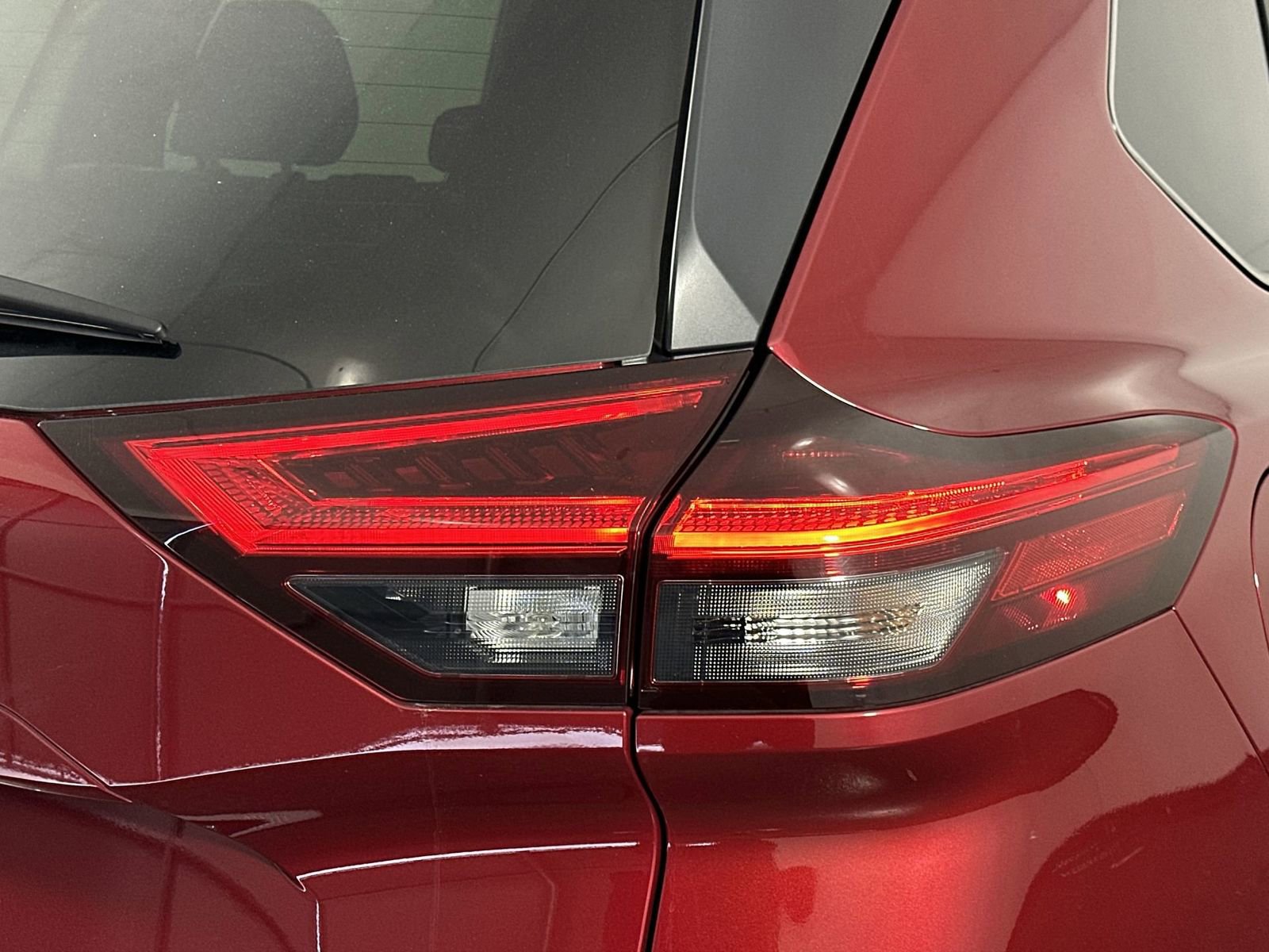 Certified 2023 Nissan Rogue SV image 30