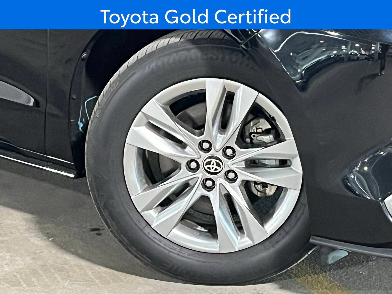 Used 2023 Toyota Sienna Limited FWD video 2