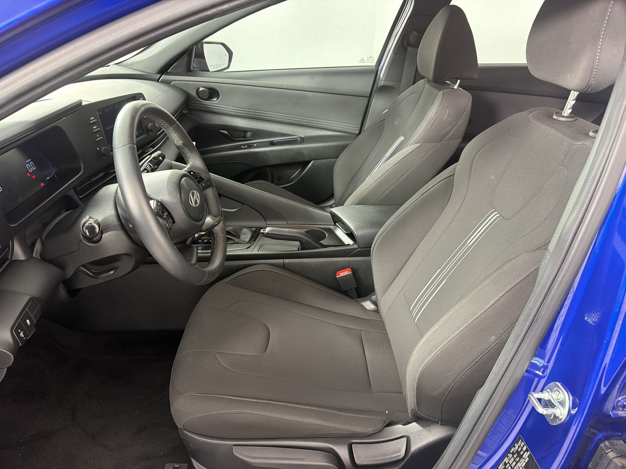 Used 2025 Hyundai Elantra Sport FWD image 5