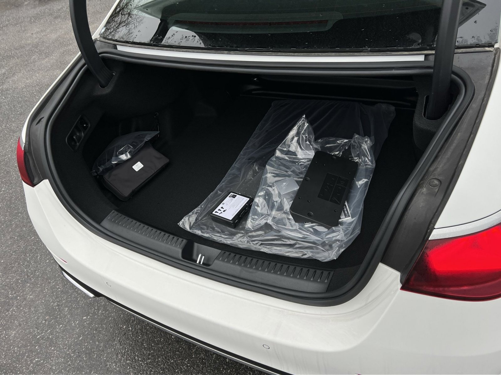 New 2026 Mercedes-Benz E 350 4MATIC Sedan image 24