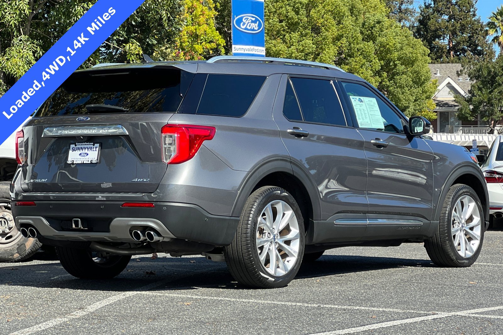 Used 2022 Ford Explorer Platinum w/ Equipment Group 601A image 4