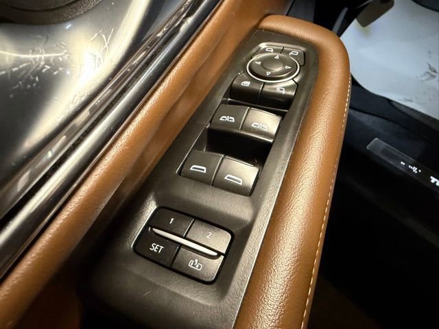 Used 2023 Chevrolet Tahoe High Country w/ LPO, Illumination Package AWD/4WD image 13
