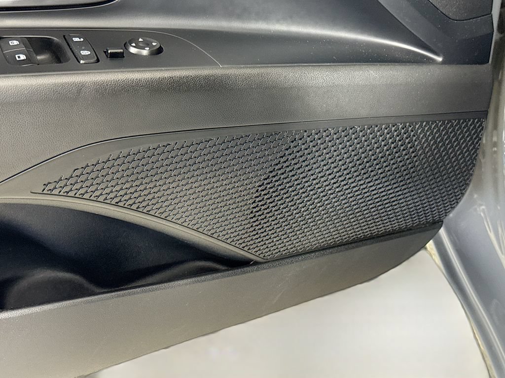 Used 2022 Hyundai Elantra SEL FWD image 18