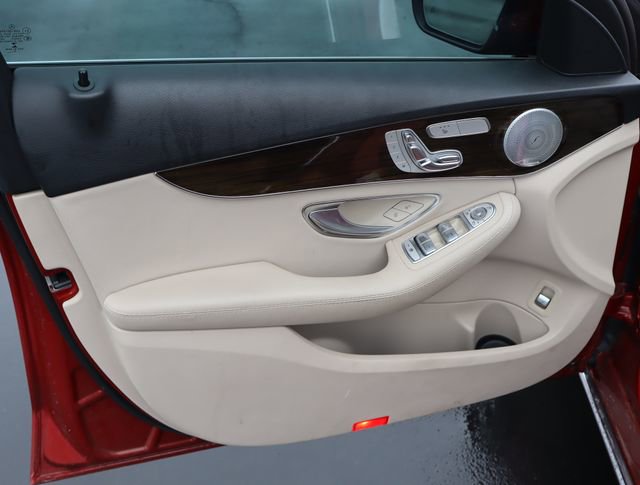 Used 2019 Mercedes-Benz C 300 Sedan image 17