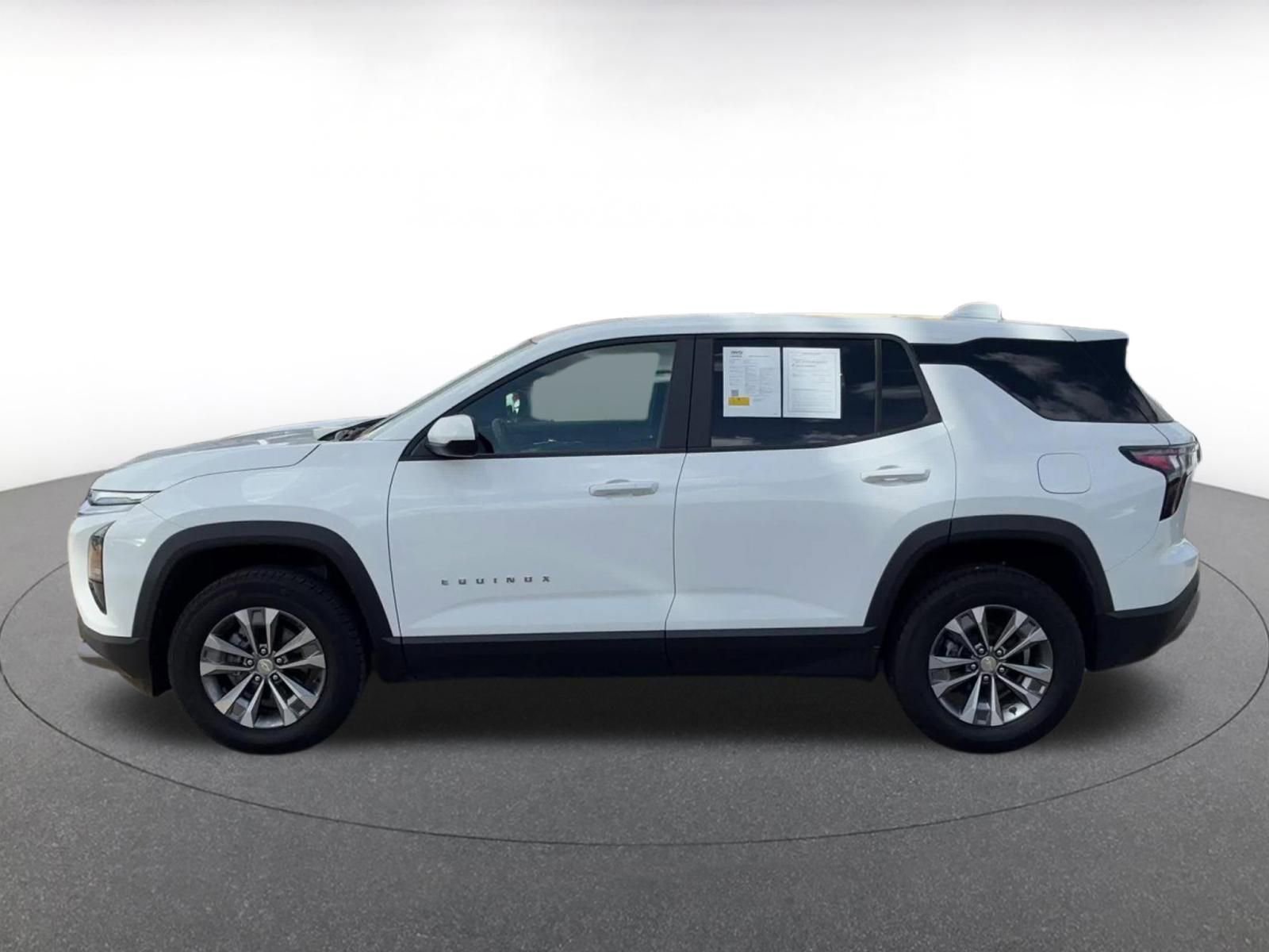 Used 2025 Chevrolet Equinox LT AWD/4WD image 7