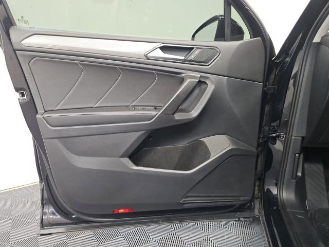 Used 2023 Volkswagen Tiguan SE FWD image 15