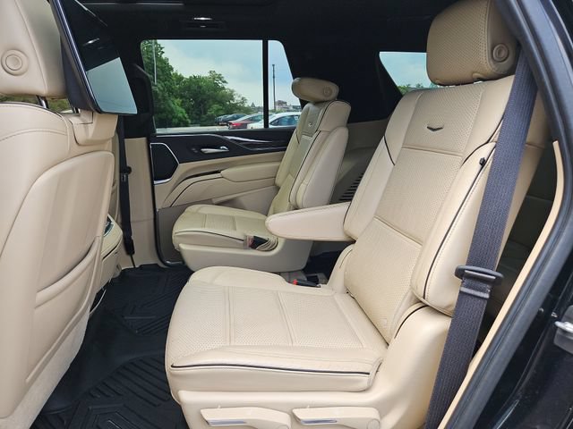 Used 2021 Cadillac Escalade Premium Luxury w/ Performance Package AWD/4WD image 30