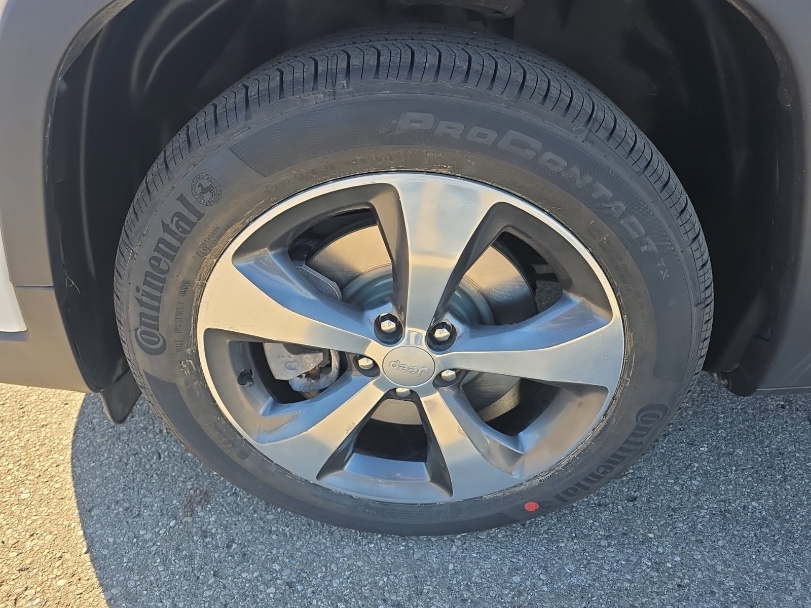 Used 2019 Jeep Cherokee Limited FWD image 9