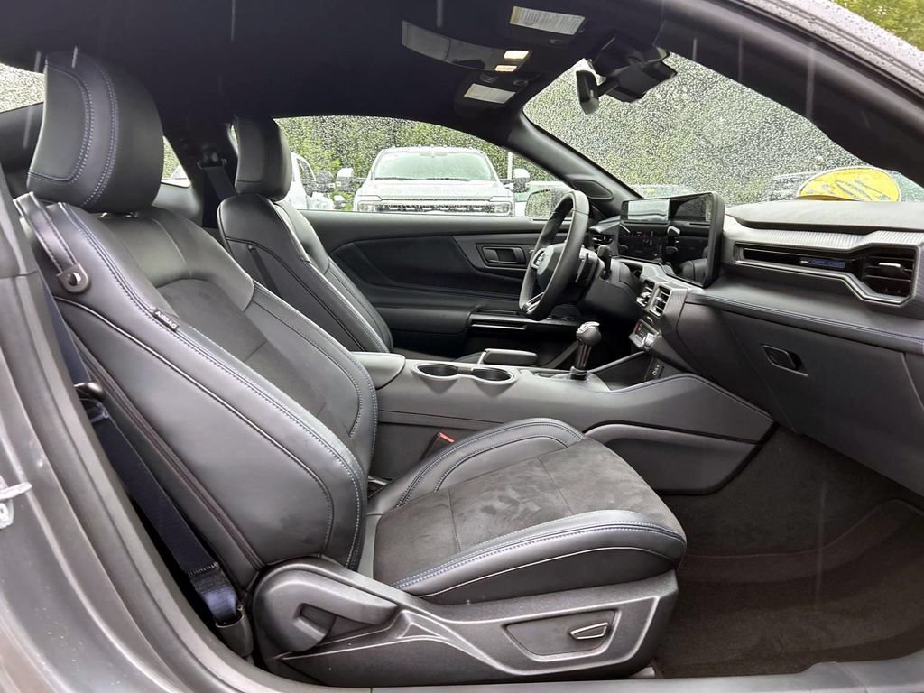 Used 2025 Ford Mustang Dark Horse RWD image 14
