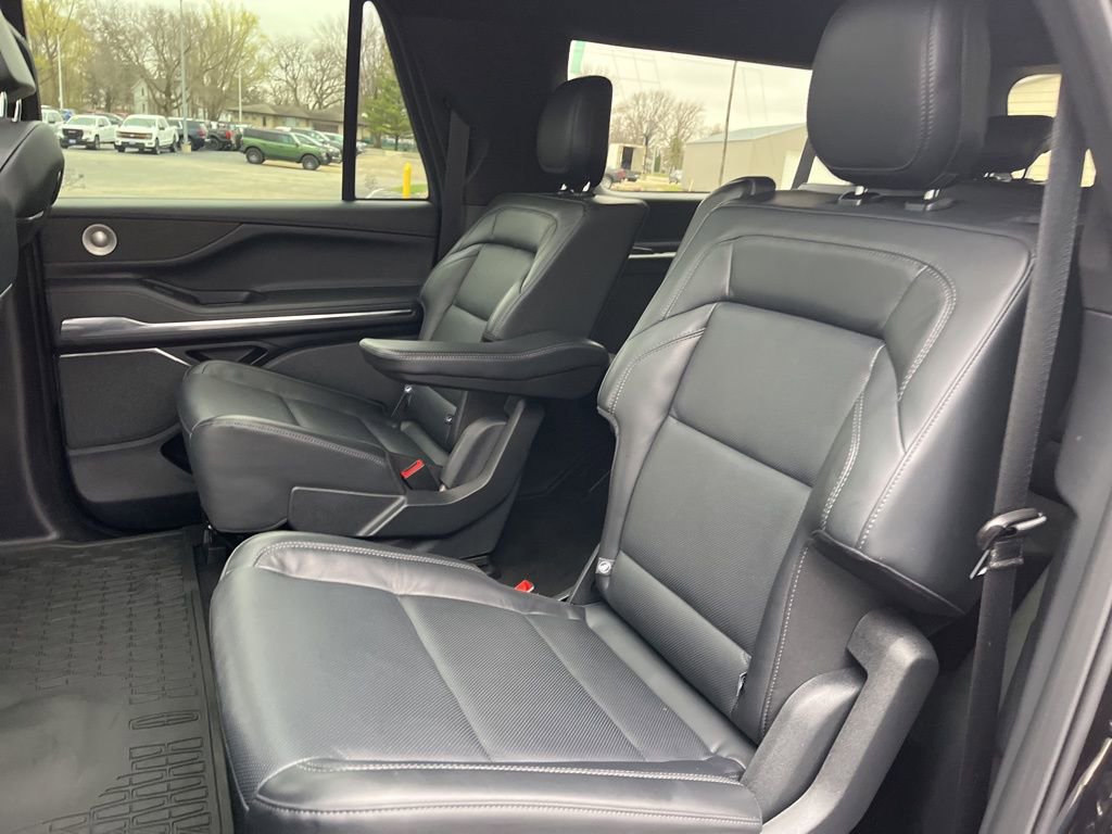 Used 2025 Lincoln Navigator L Reserve w/ Jet Appearance Package image 14