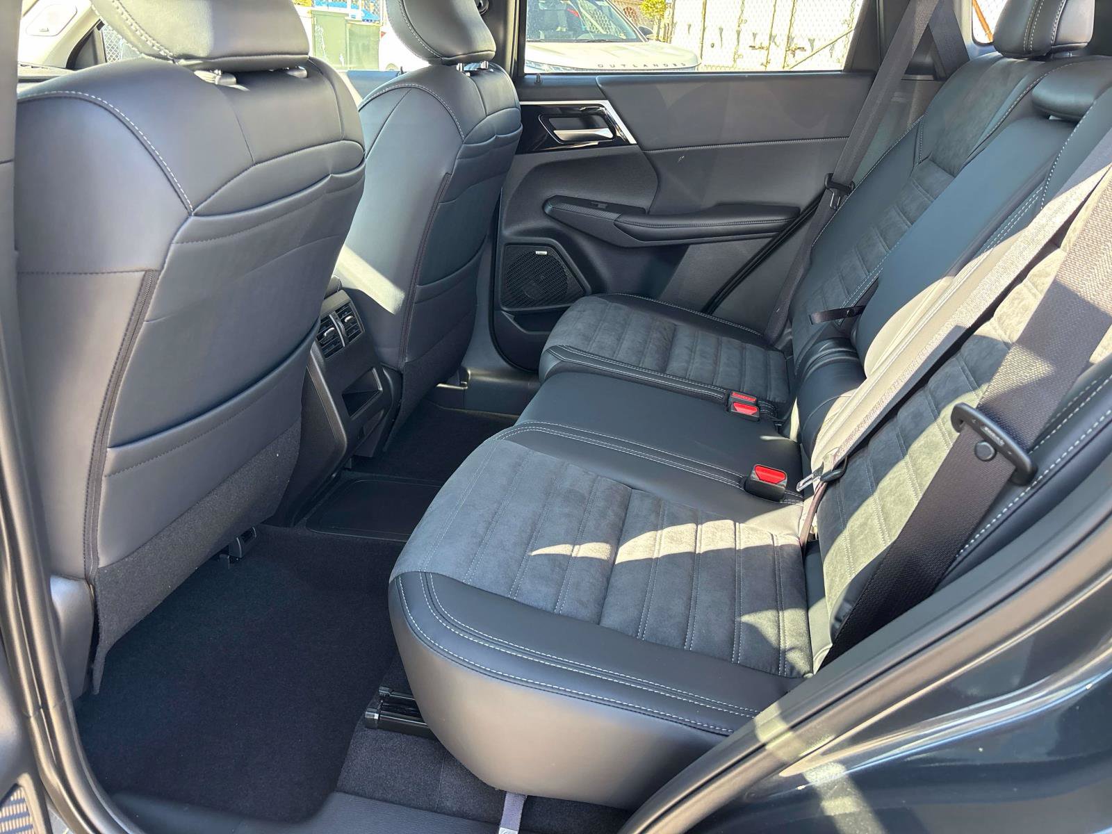 New 2026 Mitsubishi Outlander SE AWD/4WD image 5
