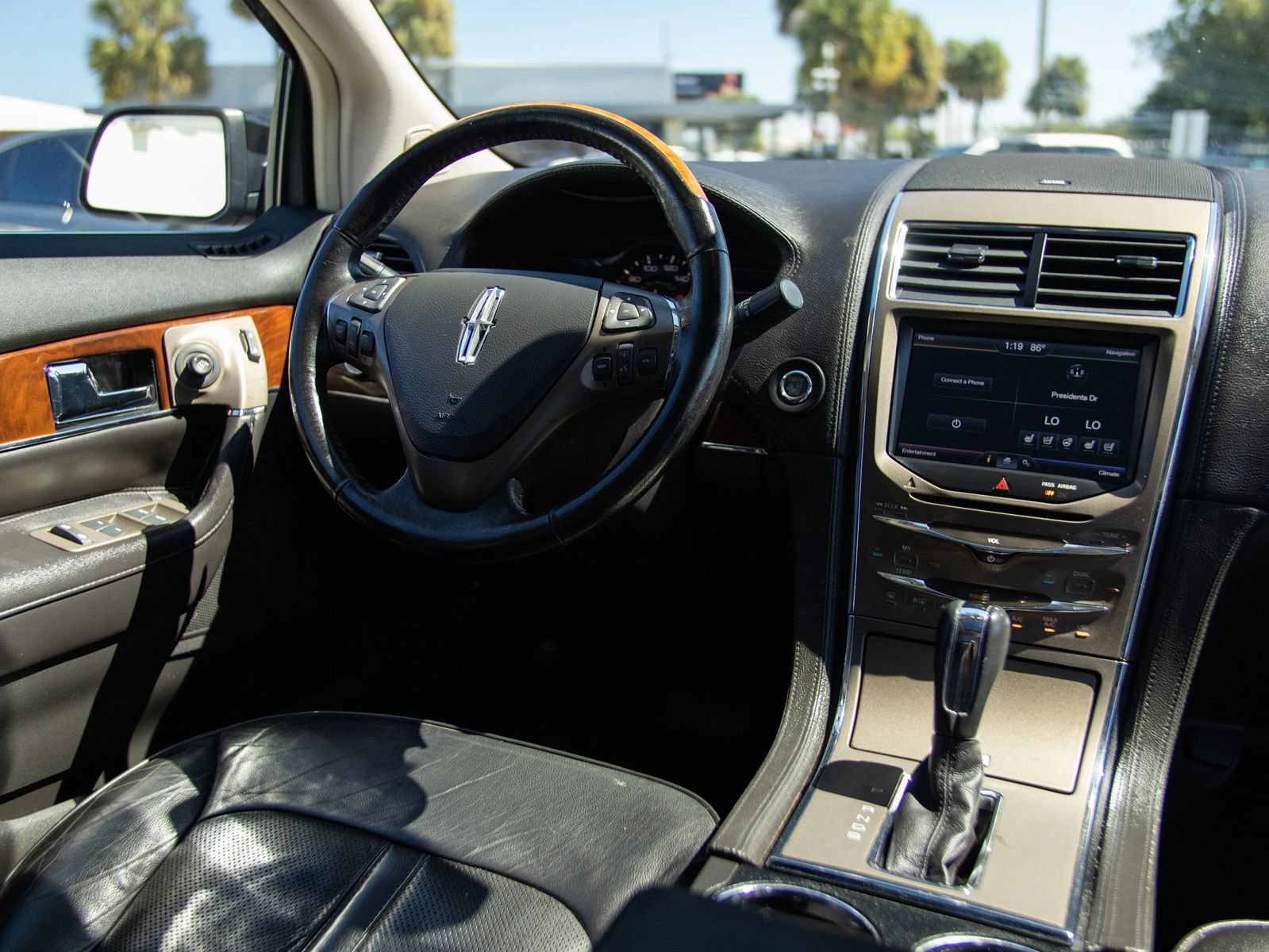 Used 2015 Lincoln MKX AWD w/ Equipment Group 102A image 26
