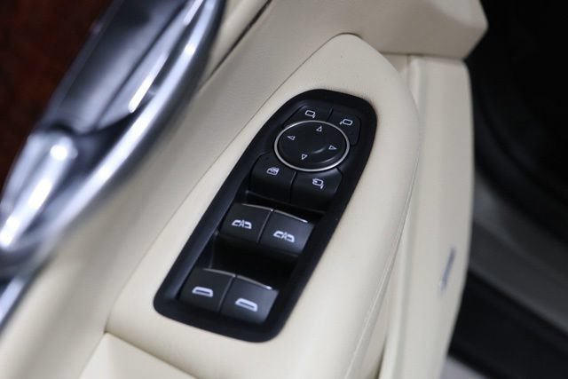 Used 2017 Cadillac XT5 Premium Luxury FWD image 19
