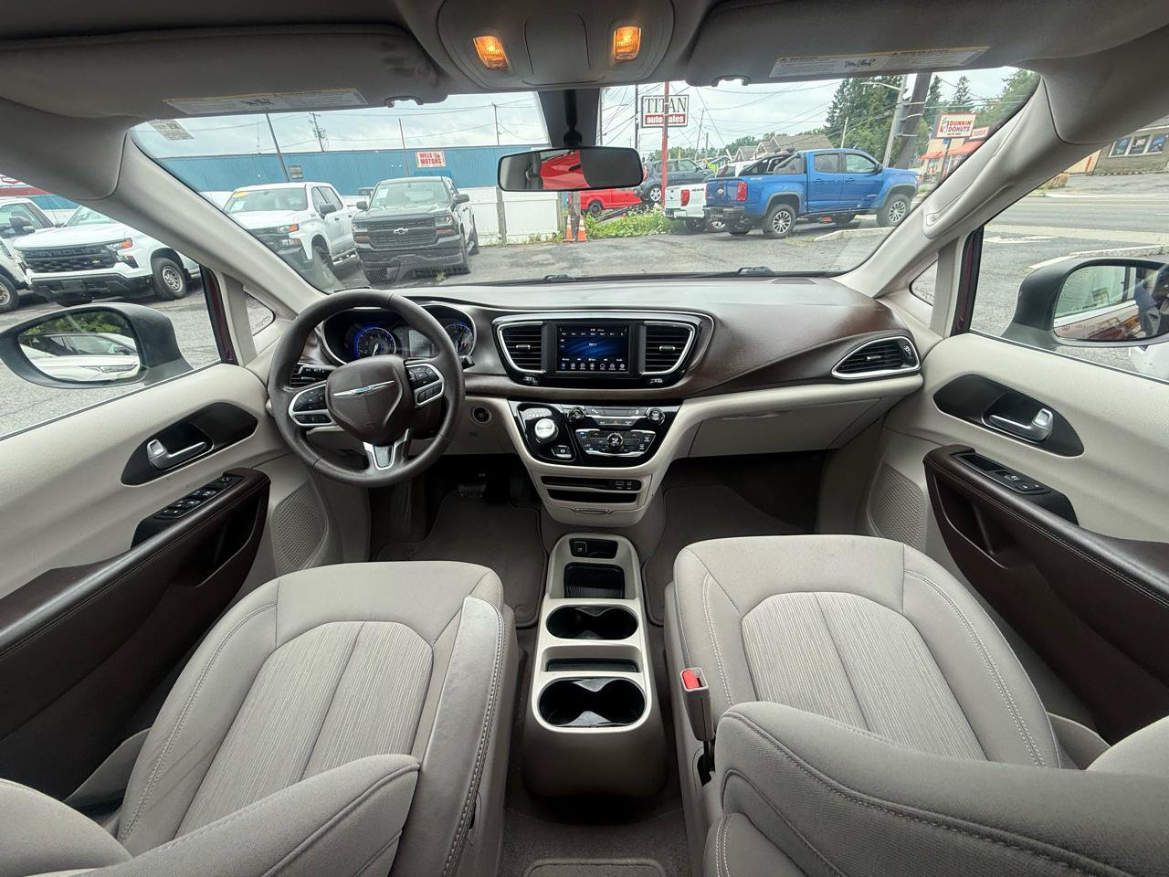 Used 2018 Chrysler Pacifica L FWD image 39