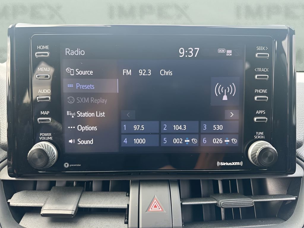 Used 2021 Toyota RAV4 SE image 17