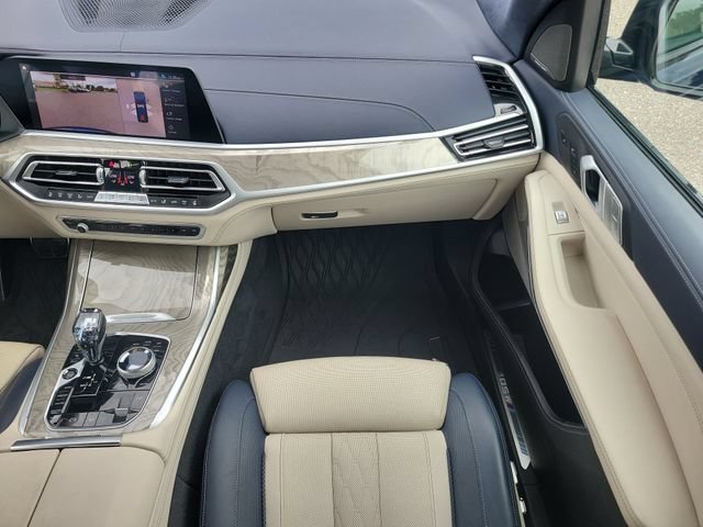 Used 2021 BMW X7 M50i w/ Executive Package AWD/4WD image 21