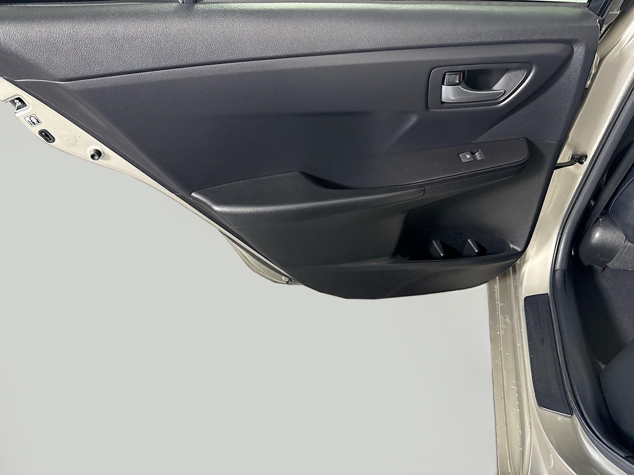 Used 2017 Toyota Camry SE FWD image 25