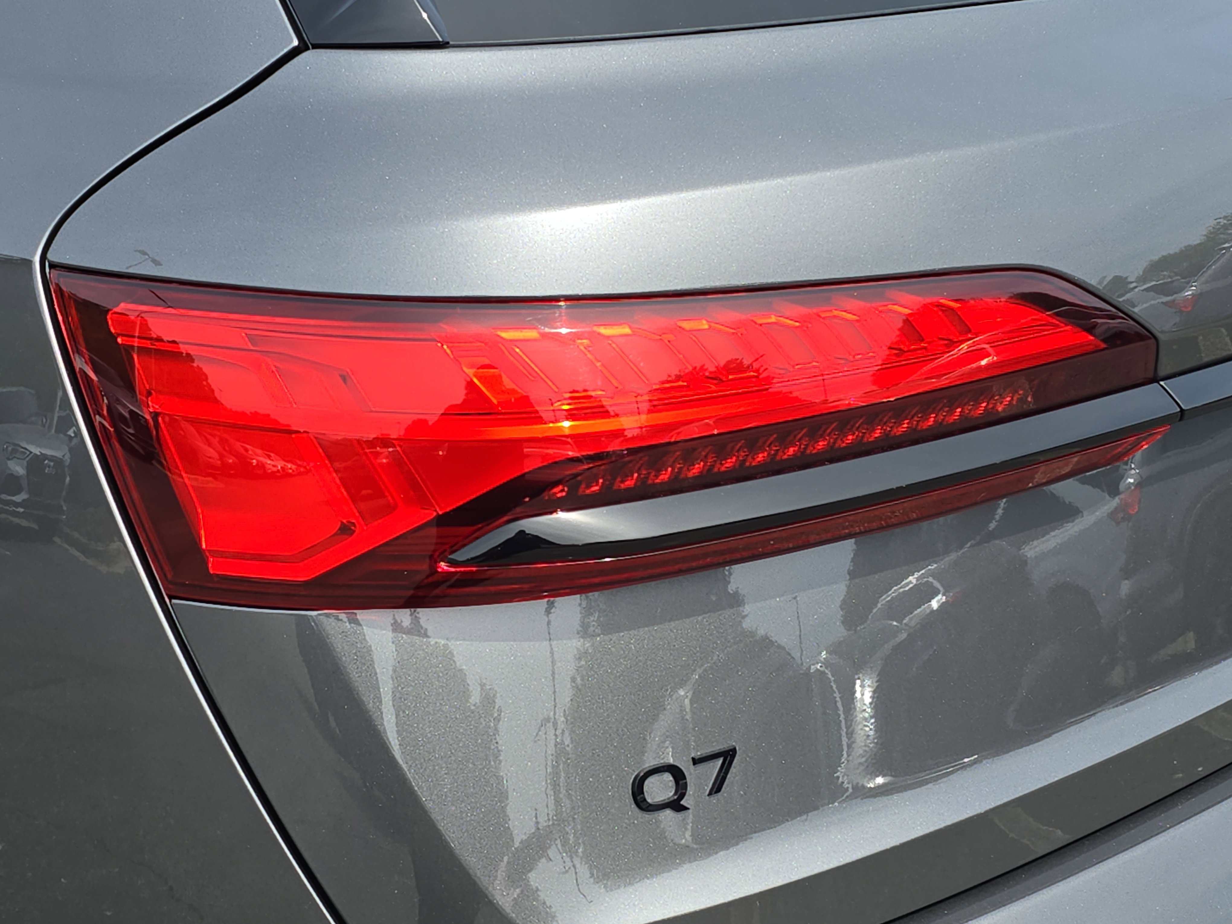 Used 2025 Audi Q7 2.0T Premium w/ Convenience Plus Package AWD/4WD image 34