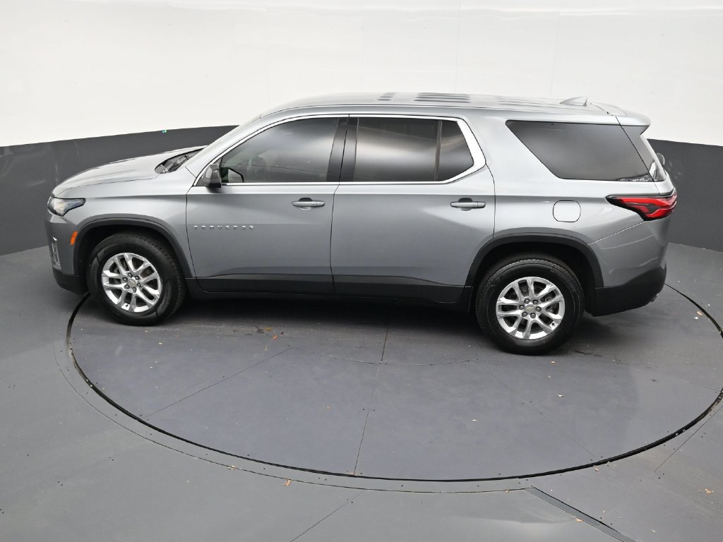 Used 2023 Chevrolet Traverse LS FWD image 13