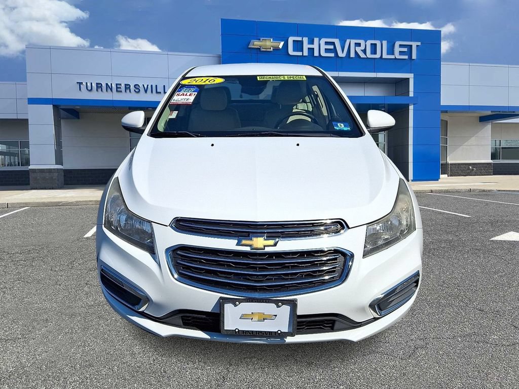 Used 2016 Chevrolet Cruze LTZ FWD image 2