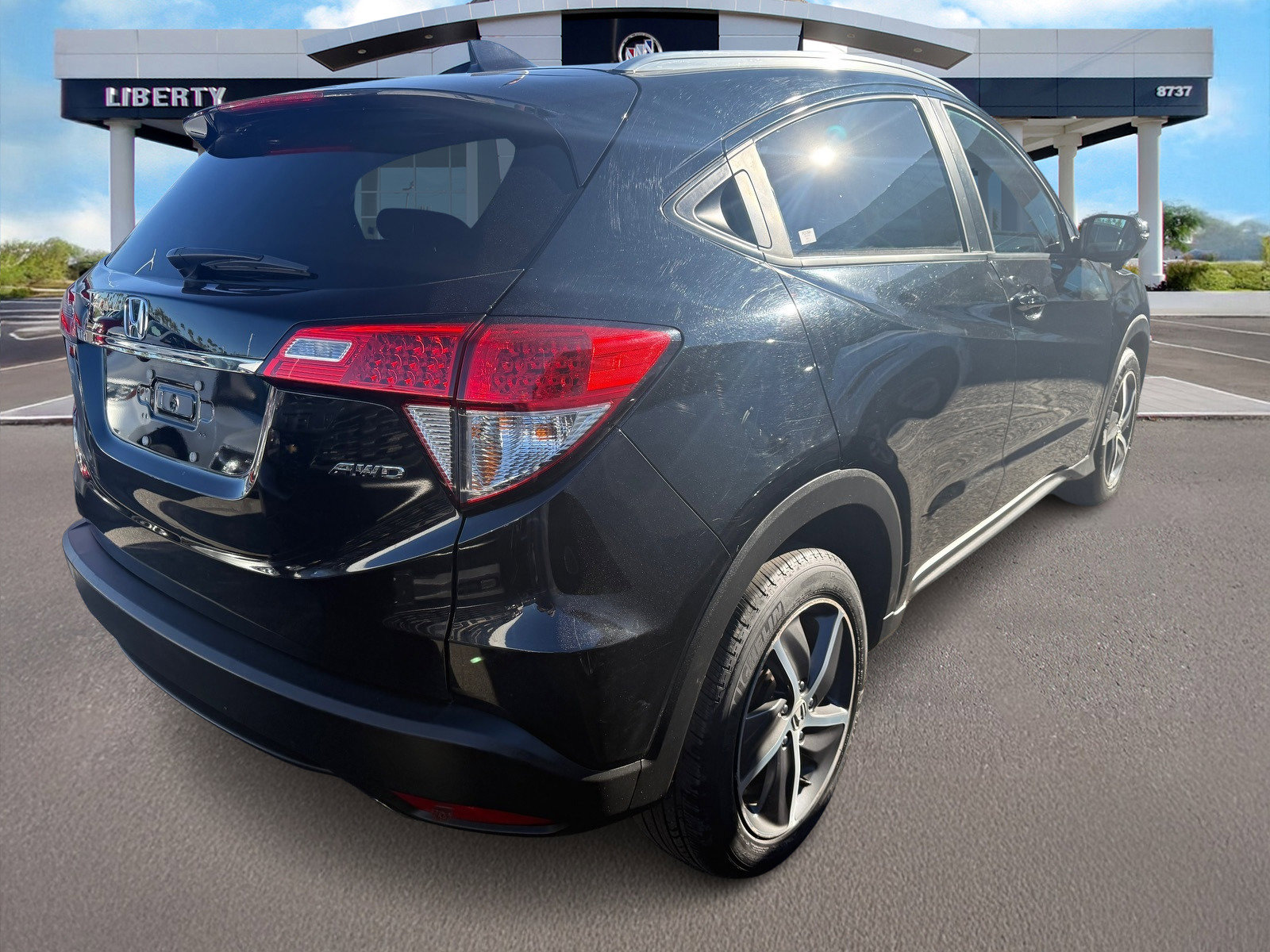 Used 2022 Honda HR-V EX image 2