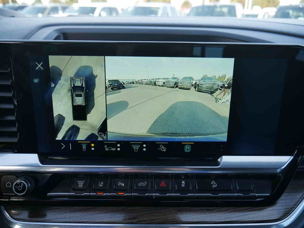 Used 2025 Chevrolet Silverado 3500 LT image 41