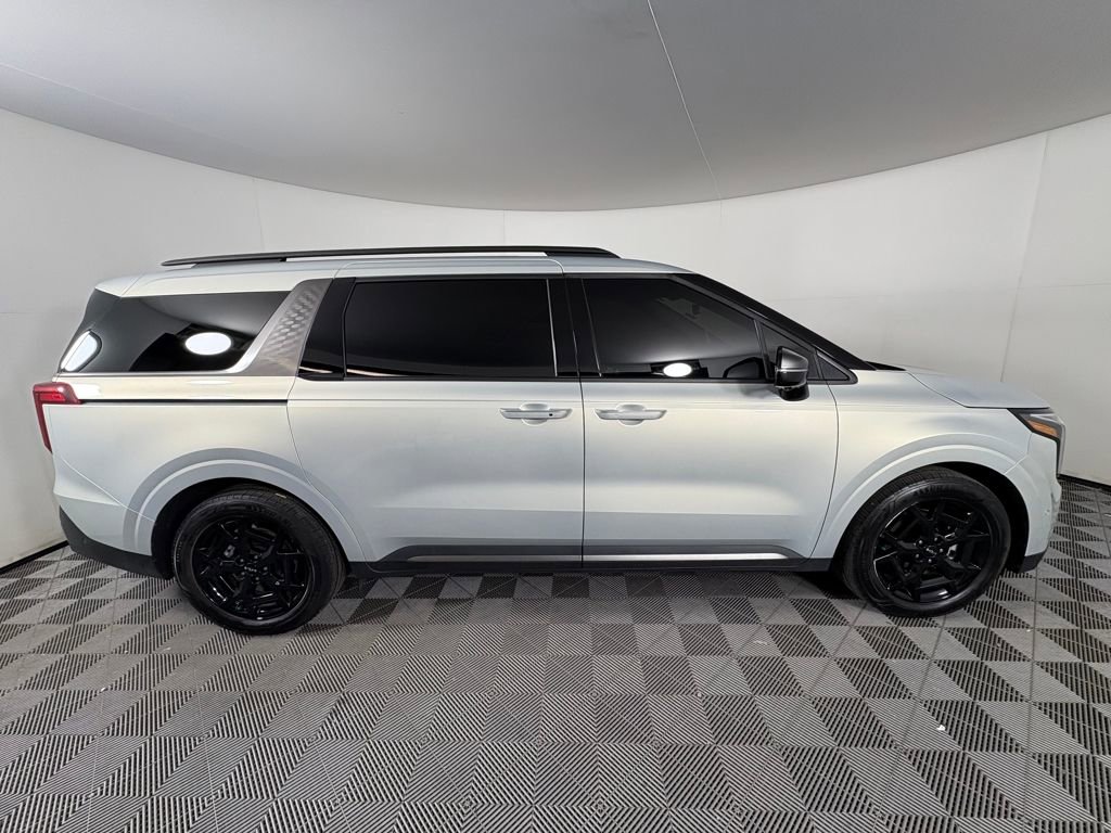 Used 2025 Kia Carnival SX image 8