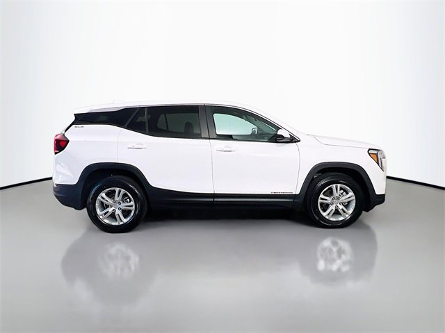 Used 2022 GMC Terrain SLE image 10