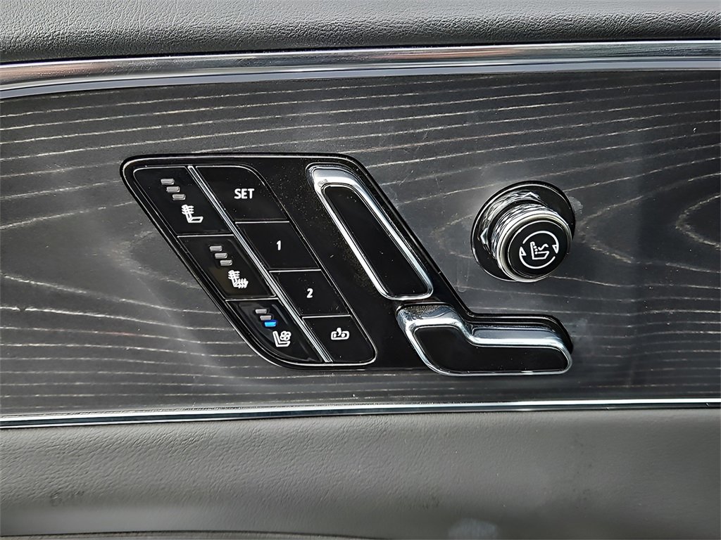 New 2024 Cadillac Lyriq Luxury image 20