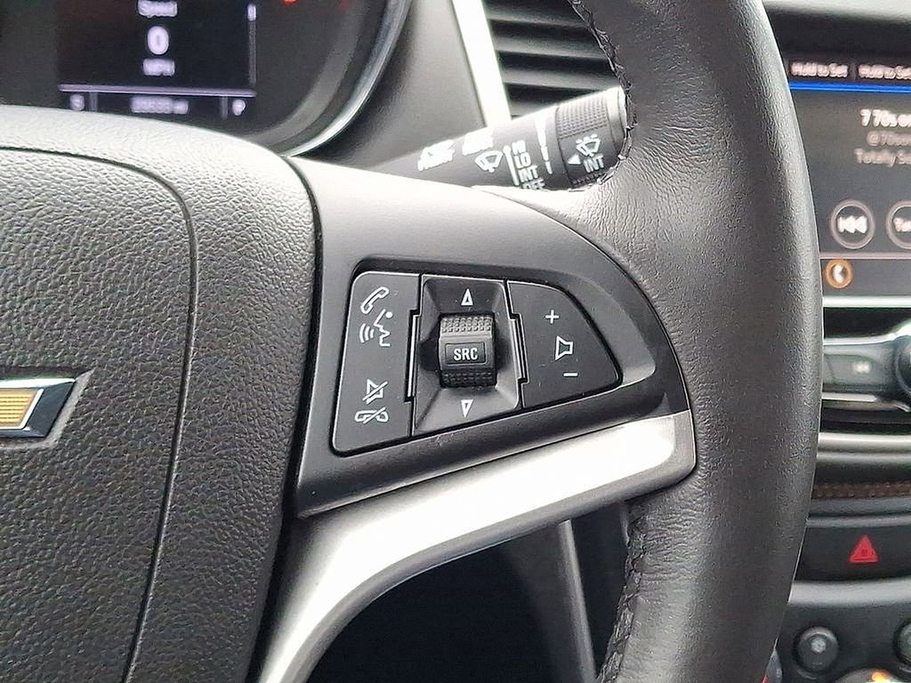 Used 2020 Chevrolet Trax LT w/ LT Convenience Package image 21