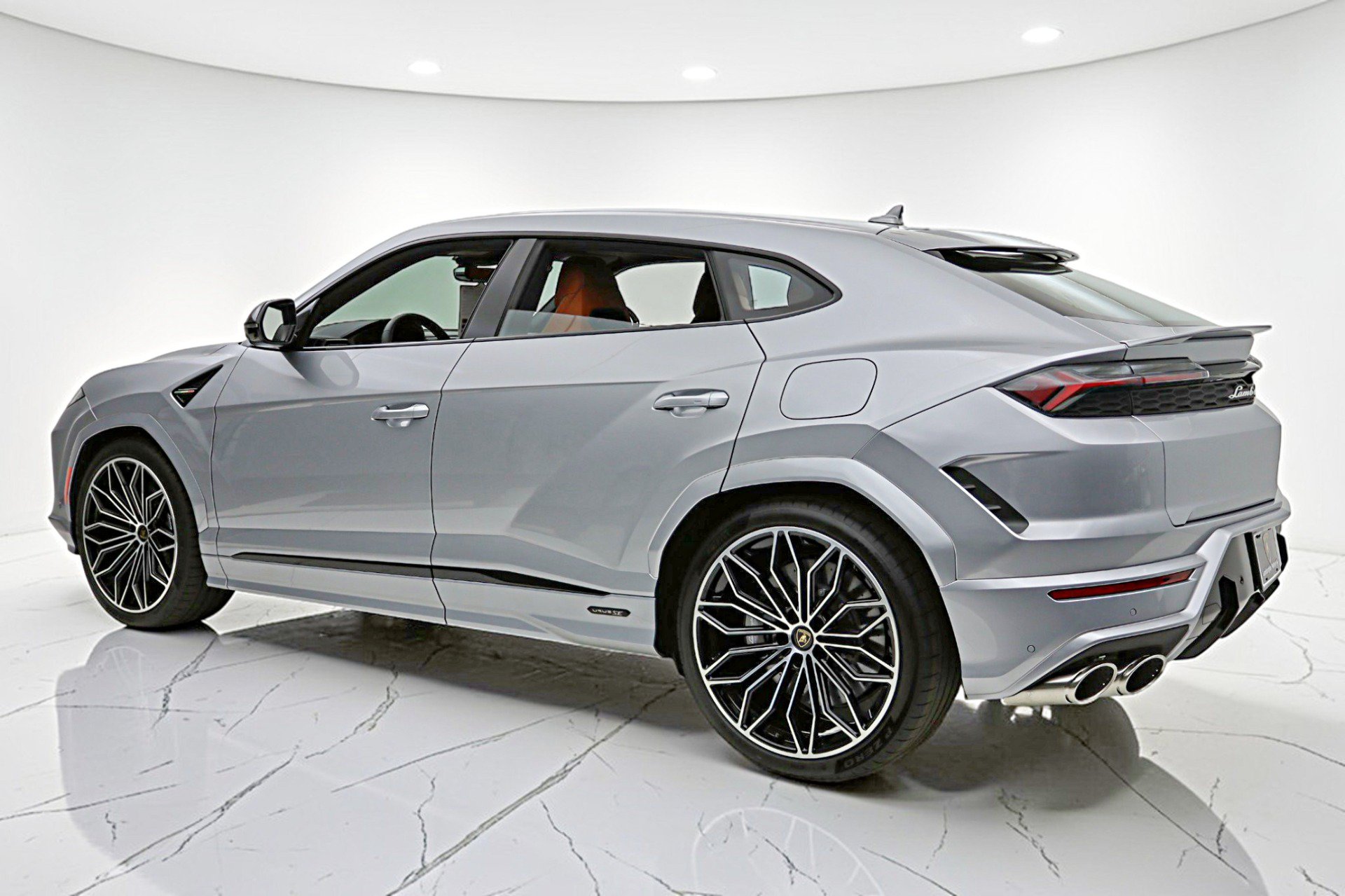 Used 2026 Lamborghini Urus SE AWD/4WD image 9