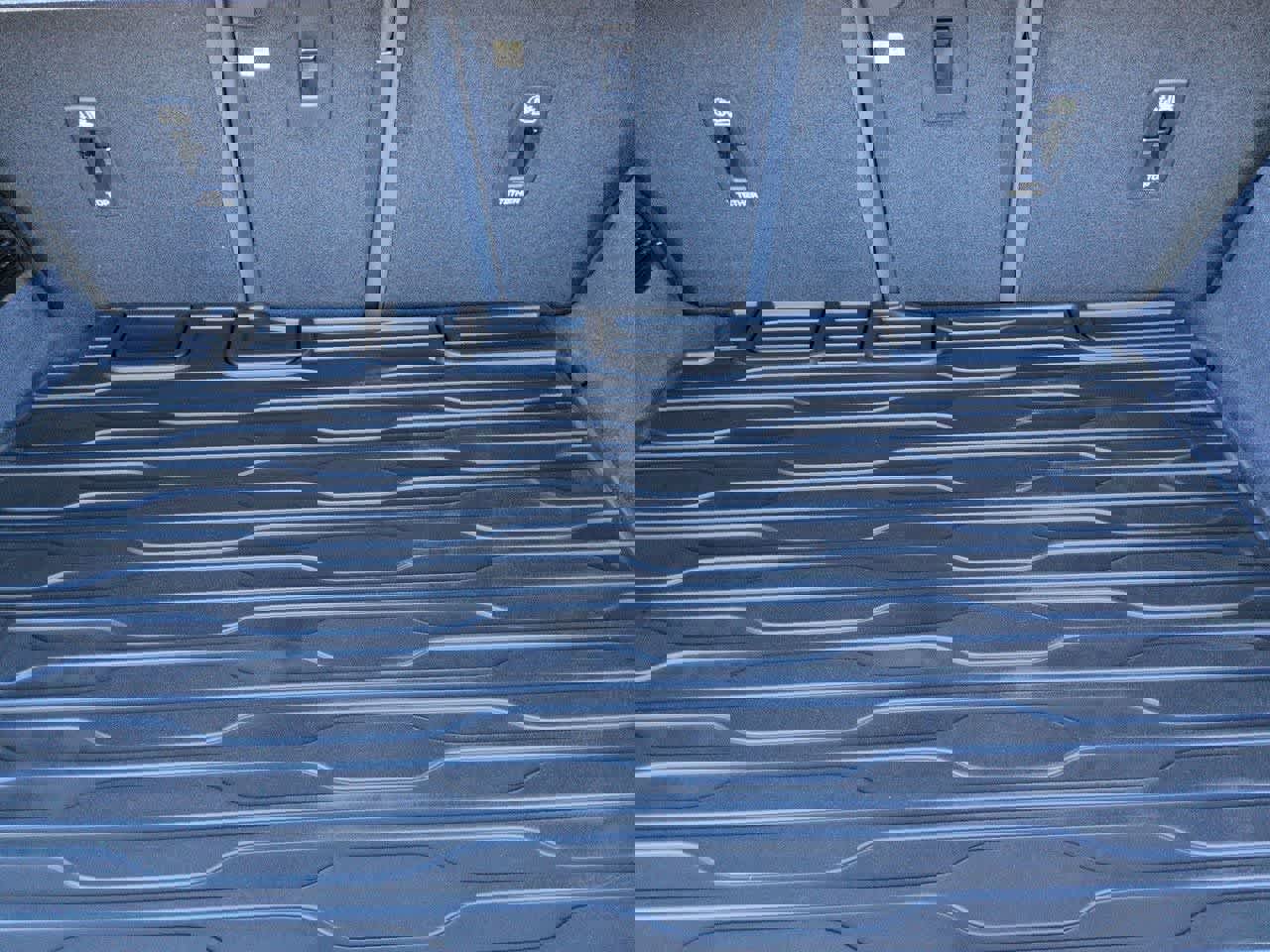 New 2026 Land Rover Range Rover Velar Dynamic SE AWD/4WD image 35