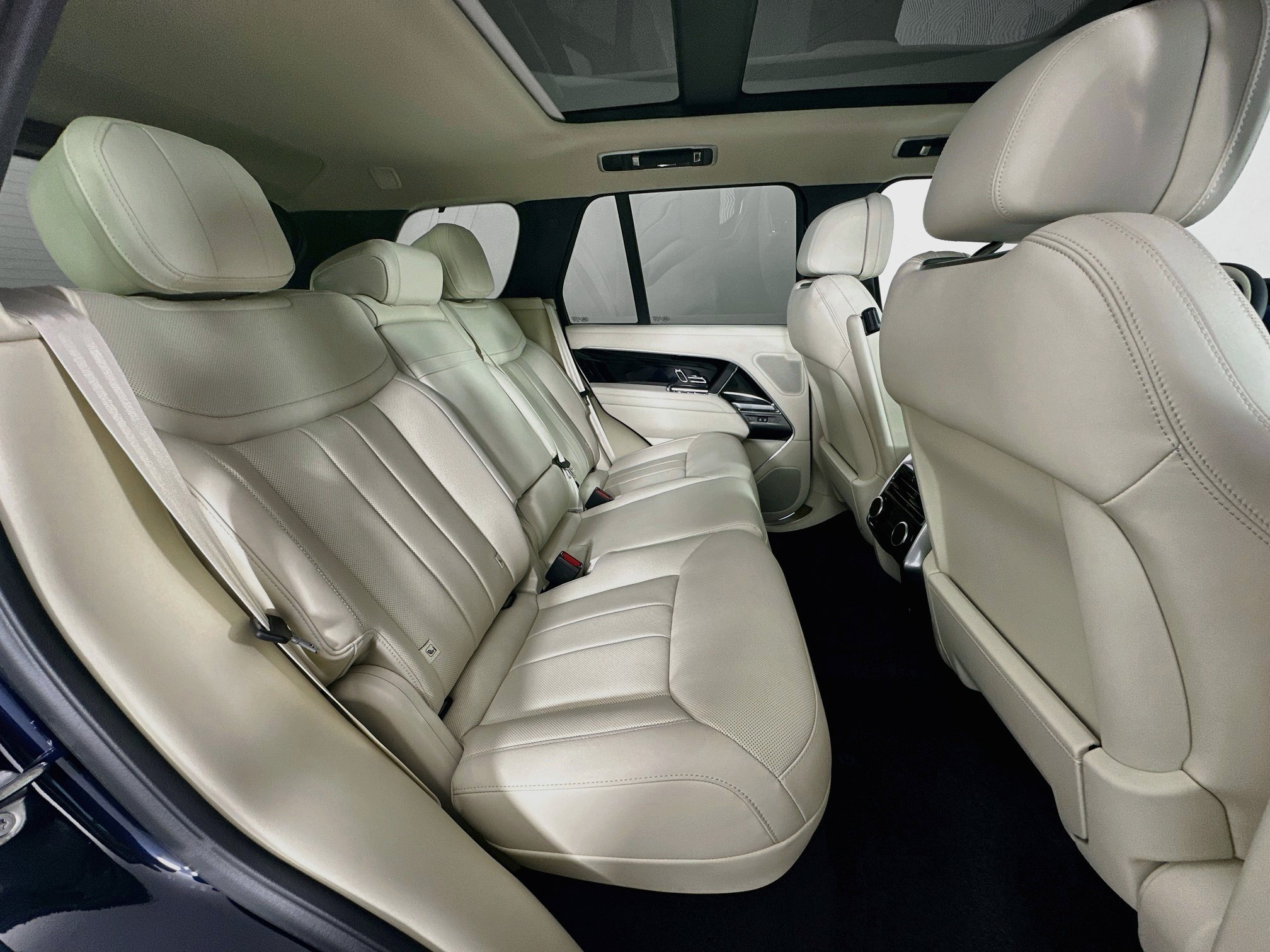 New 2027 Land Rover Range Rover SE AWD/4WD image 26