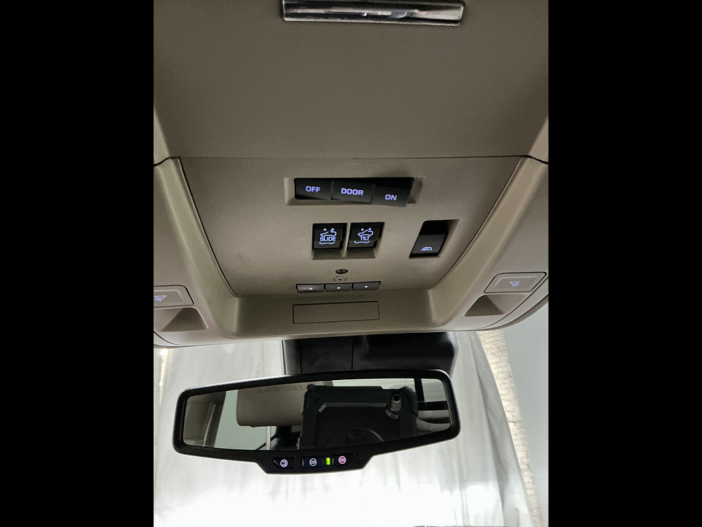 Used 2016 GMC Sierra 2500 Denali w/ Duramax Plus Package AWD/4WD image 15