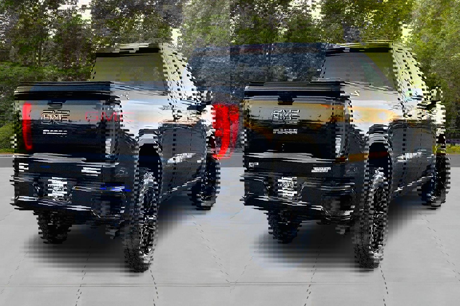 Used 2020 GMC Sierra 1500 Elevation w/ Elevation Value Package image 5