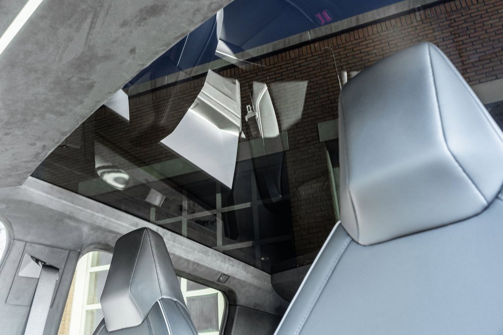 Used 2024 Tesla Cybertruck AWD Crew Cab image 12