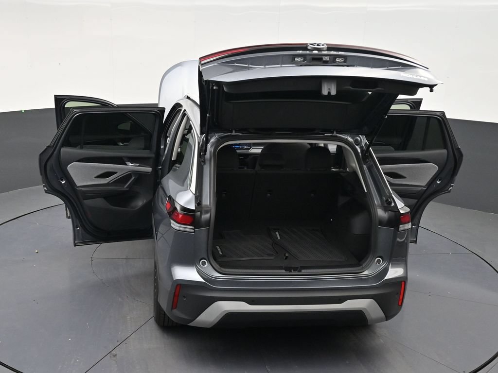 Used 2025 Volkswagen Tiguan S FWD image 32