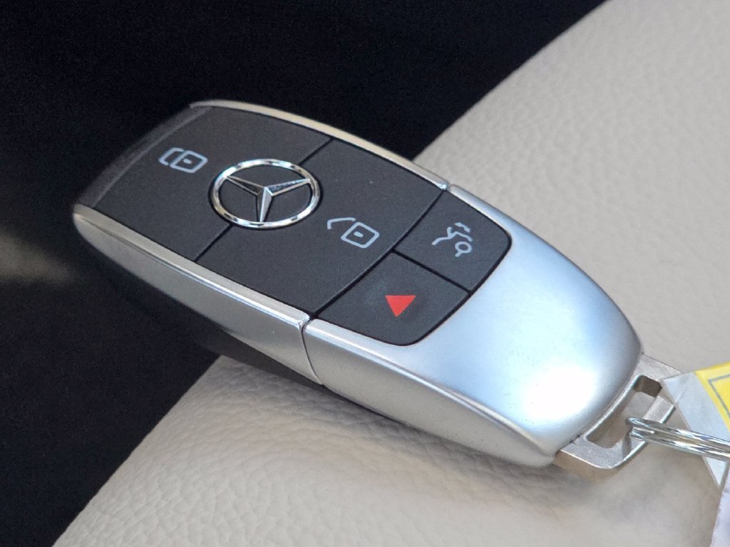 New 2026 Mercedes-Benz GLB 250 4MATIC image 37