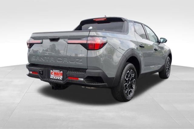 Used 2024 Hyundai Santa Cruz SE image 3