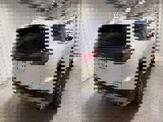 Used 2025 GMC Acadia Elevation image 4