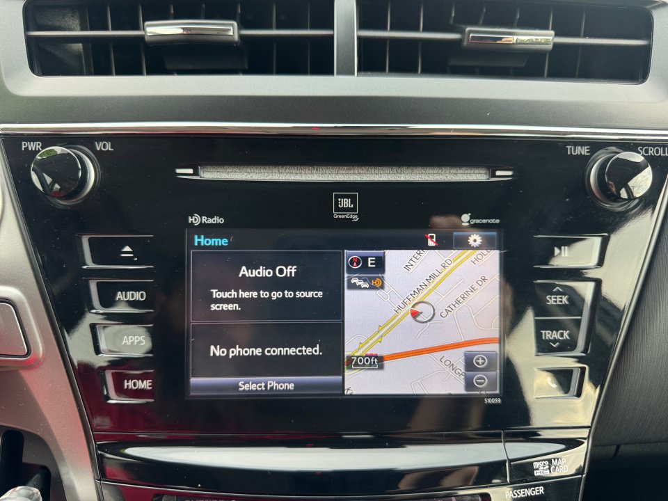 Used 2015 Toyota Prius V Five w/ Advanced Technology Package FWD image 21