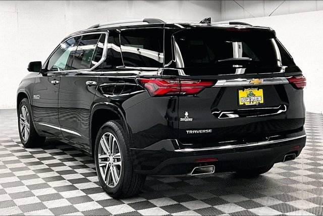 Used 2023 Chevrolet Traverse High Country FWD image 2
