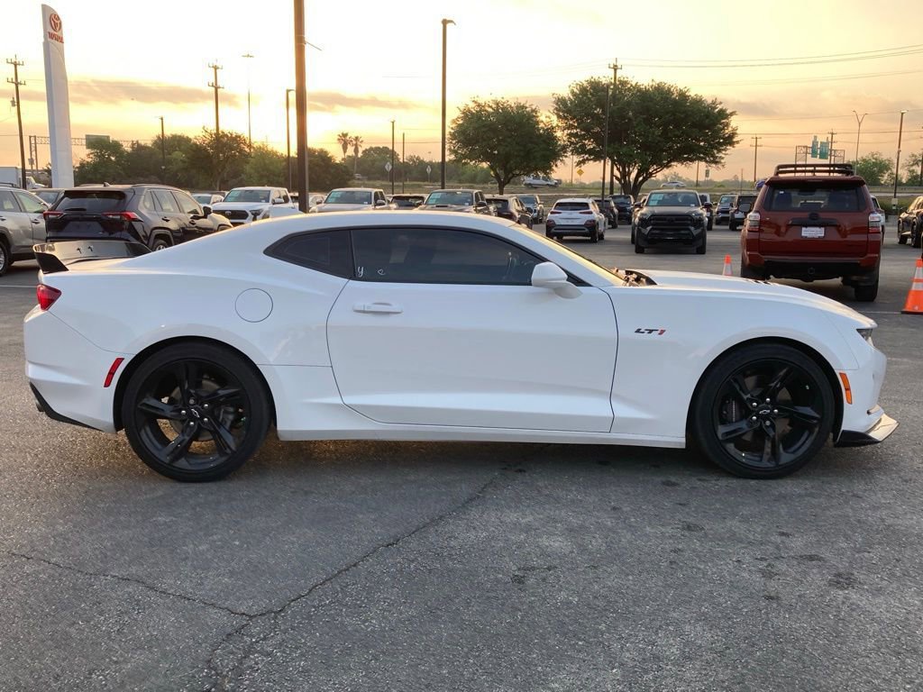 Used 2022 Chevrolet Camaro LT image 4